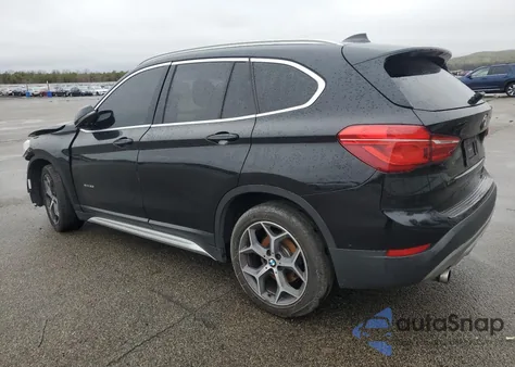 2018 BMW X1 xDrive28I из США, поврежденный, VIN WBXHT3C31J5F89068